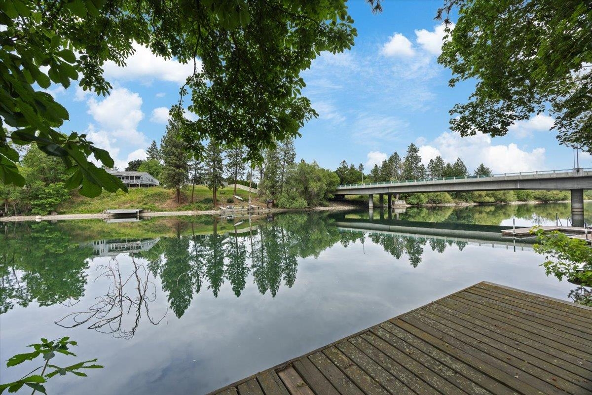 8927 E South Riverway Ave