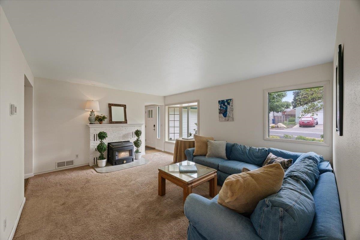 8927 E South Riverway Ave