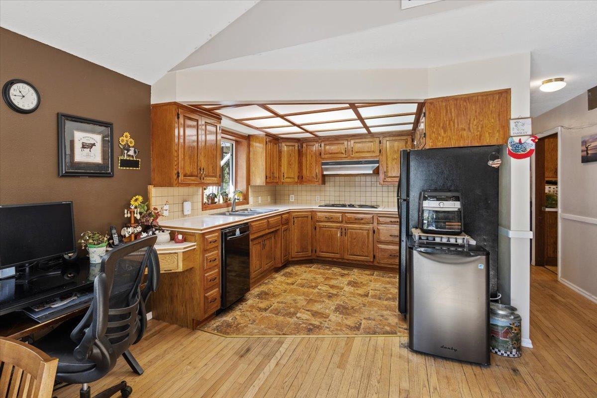 851 Balcom Rd