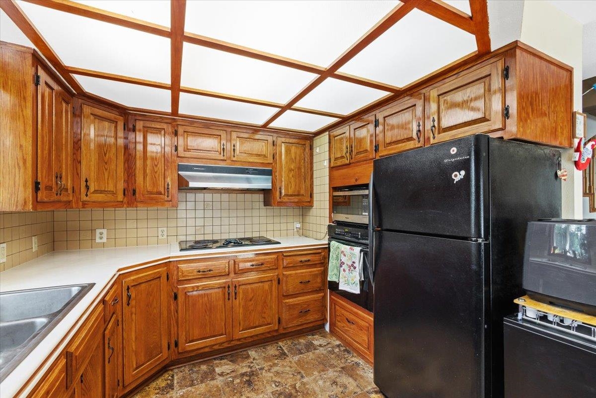 851 Balcom Rd