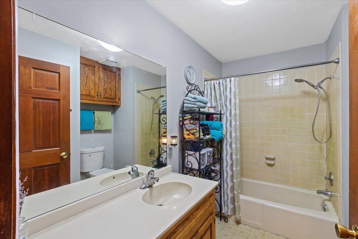 851 Balcom Rd