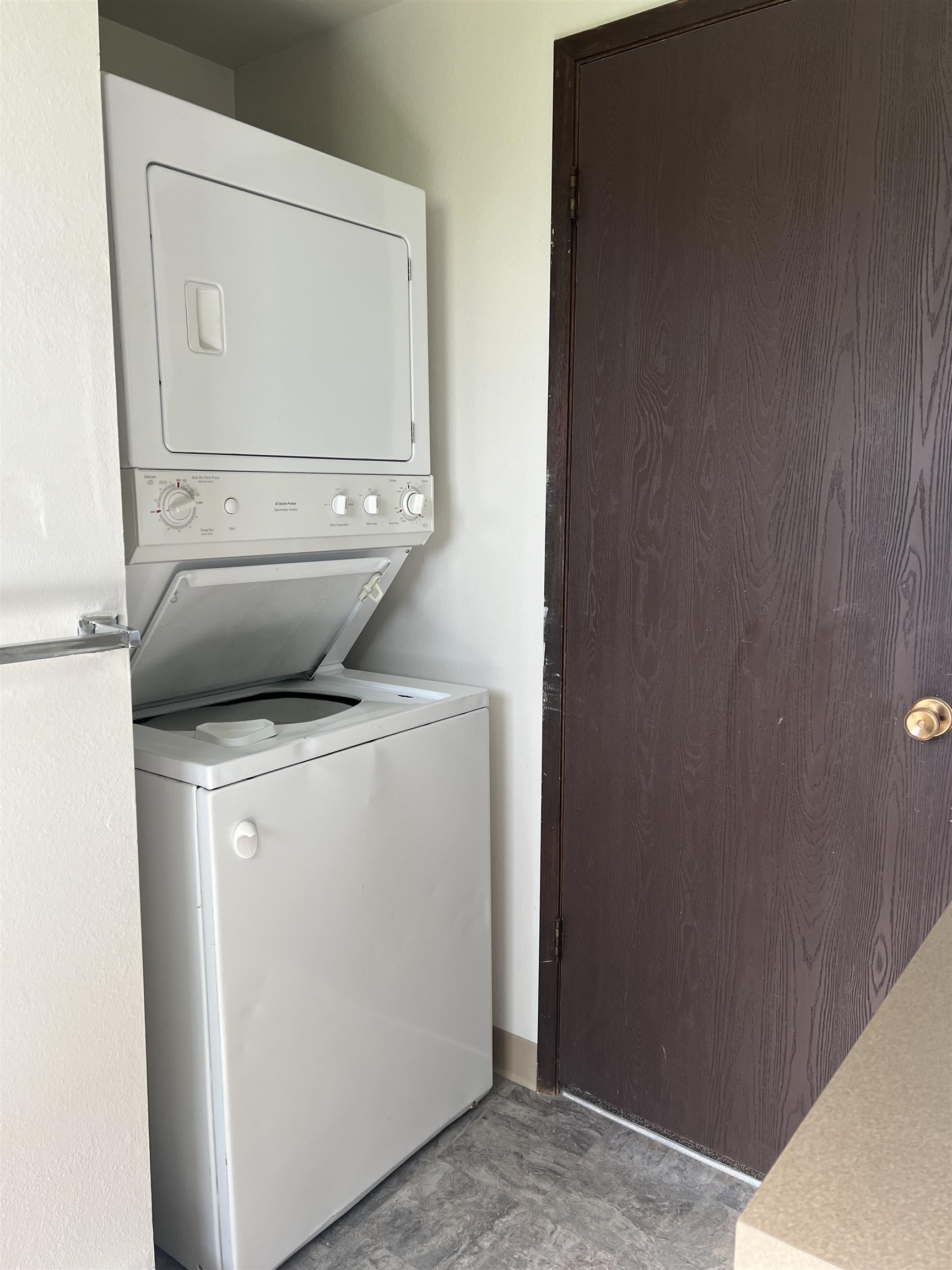 13814-16 E Mission Ave Ave