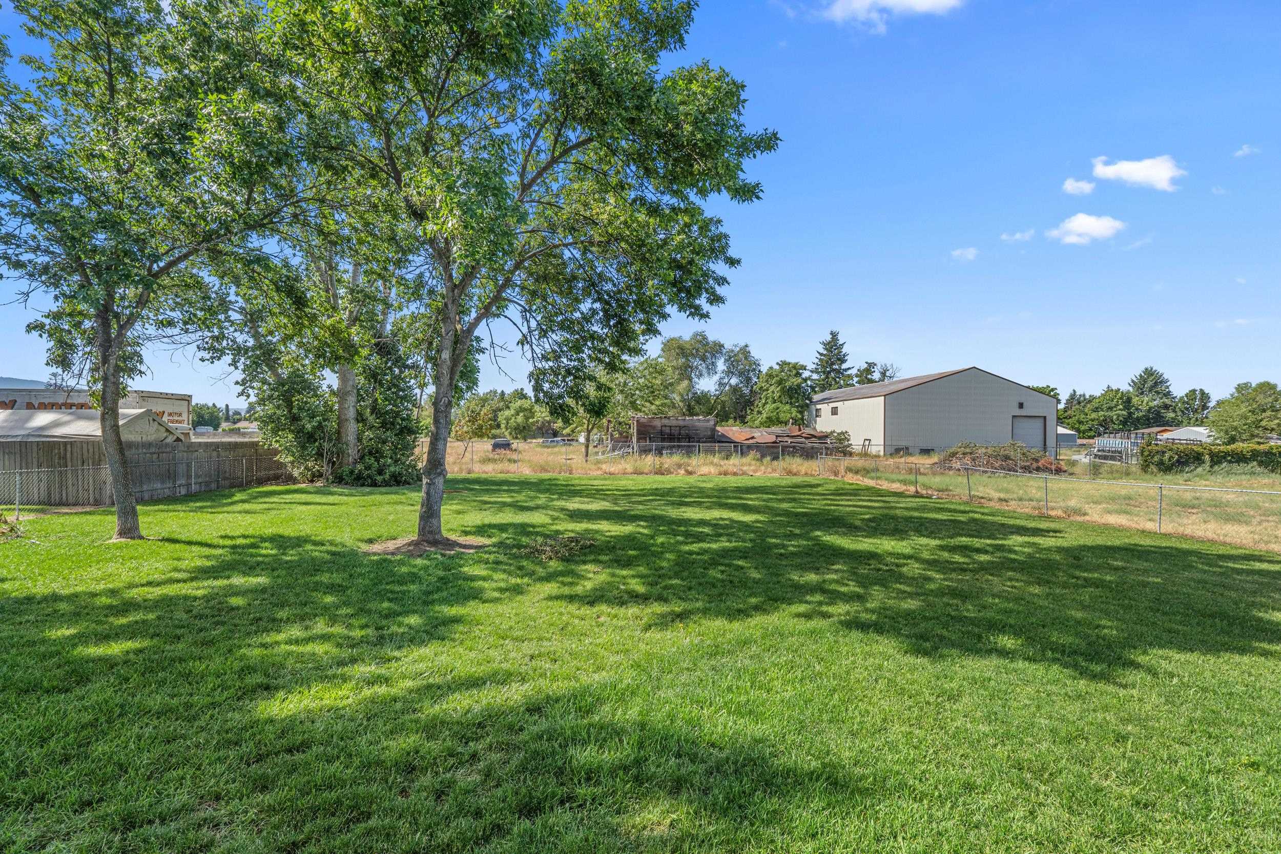 13814-16 E Mission Ave Ave