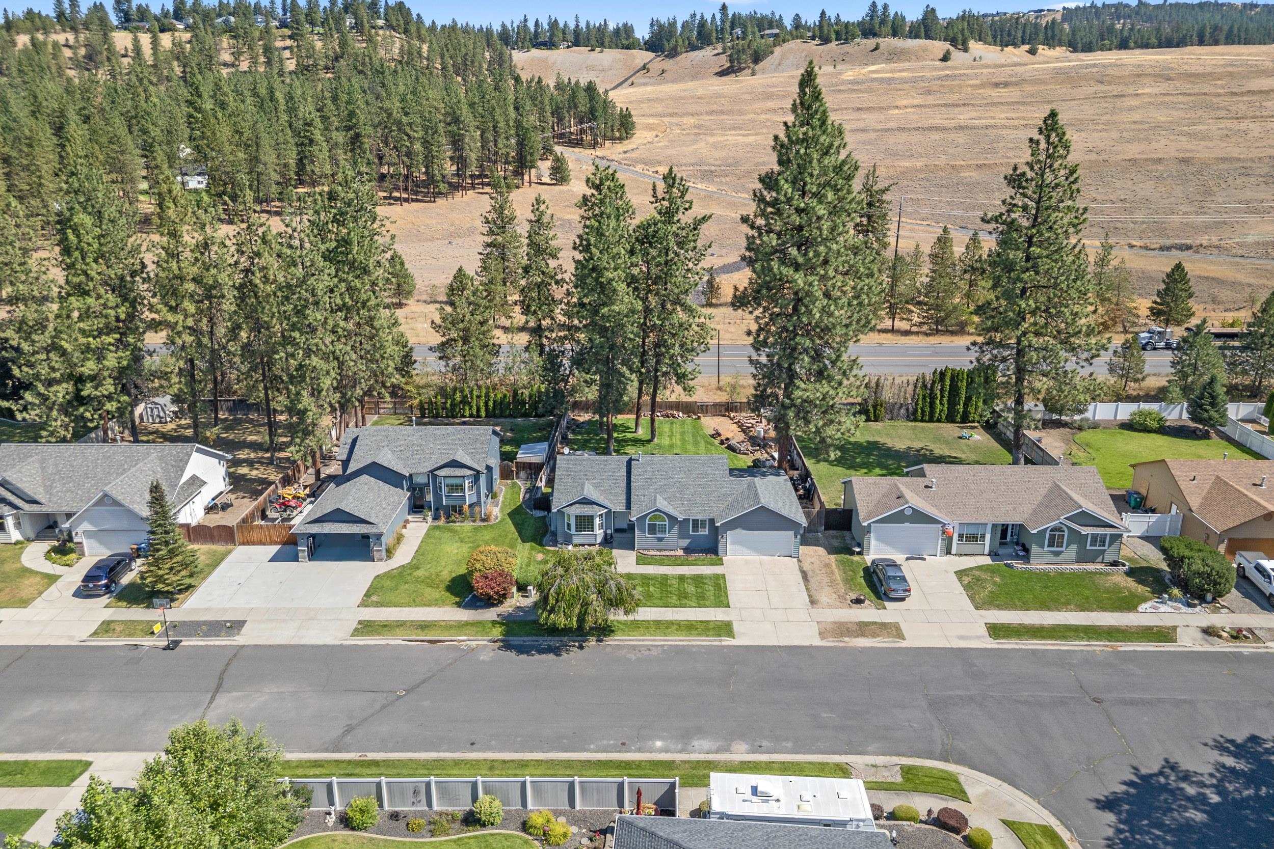 7706 N Old Fort Dr
