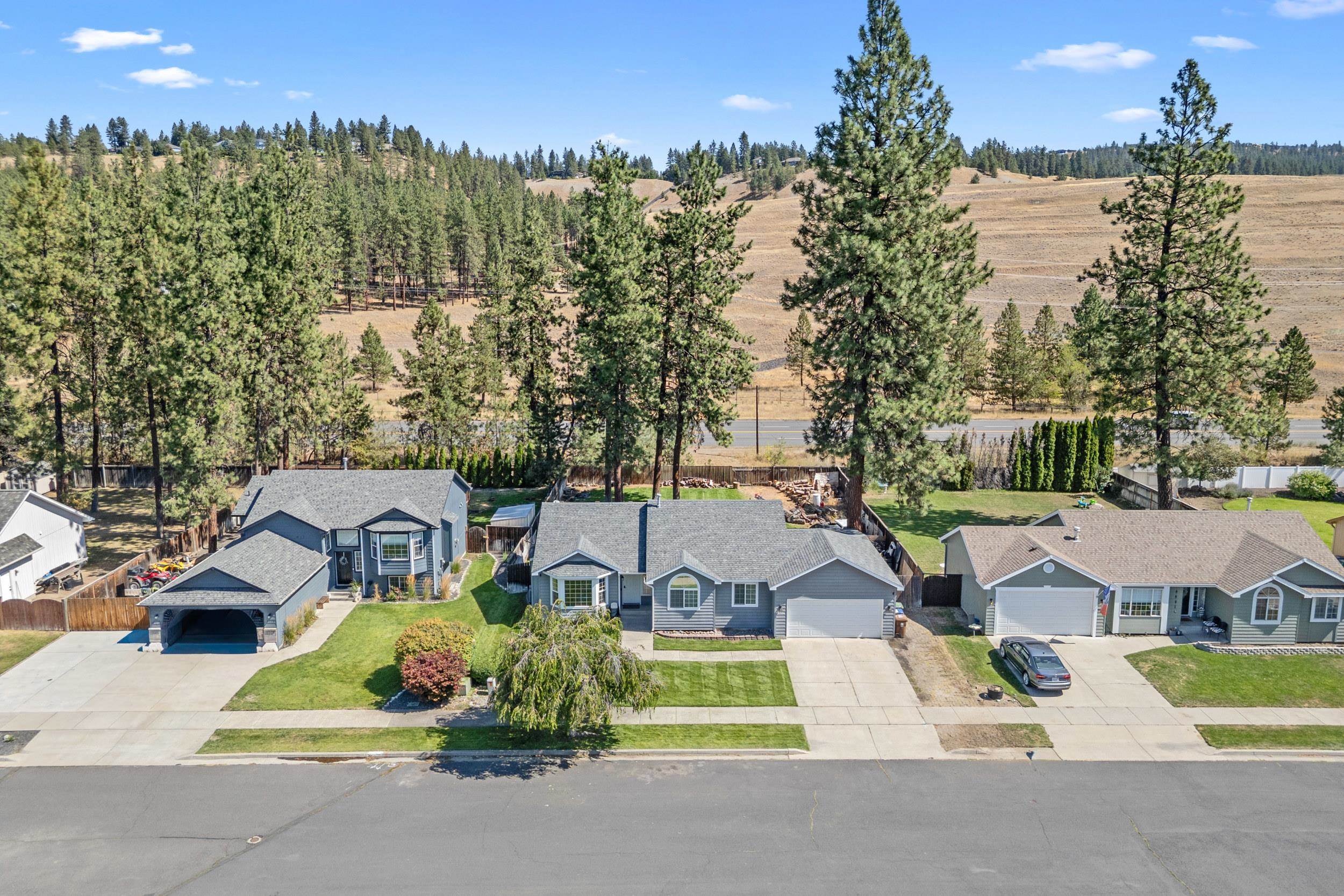 7706 N Old Fort Dr