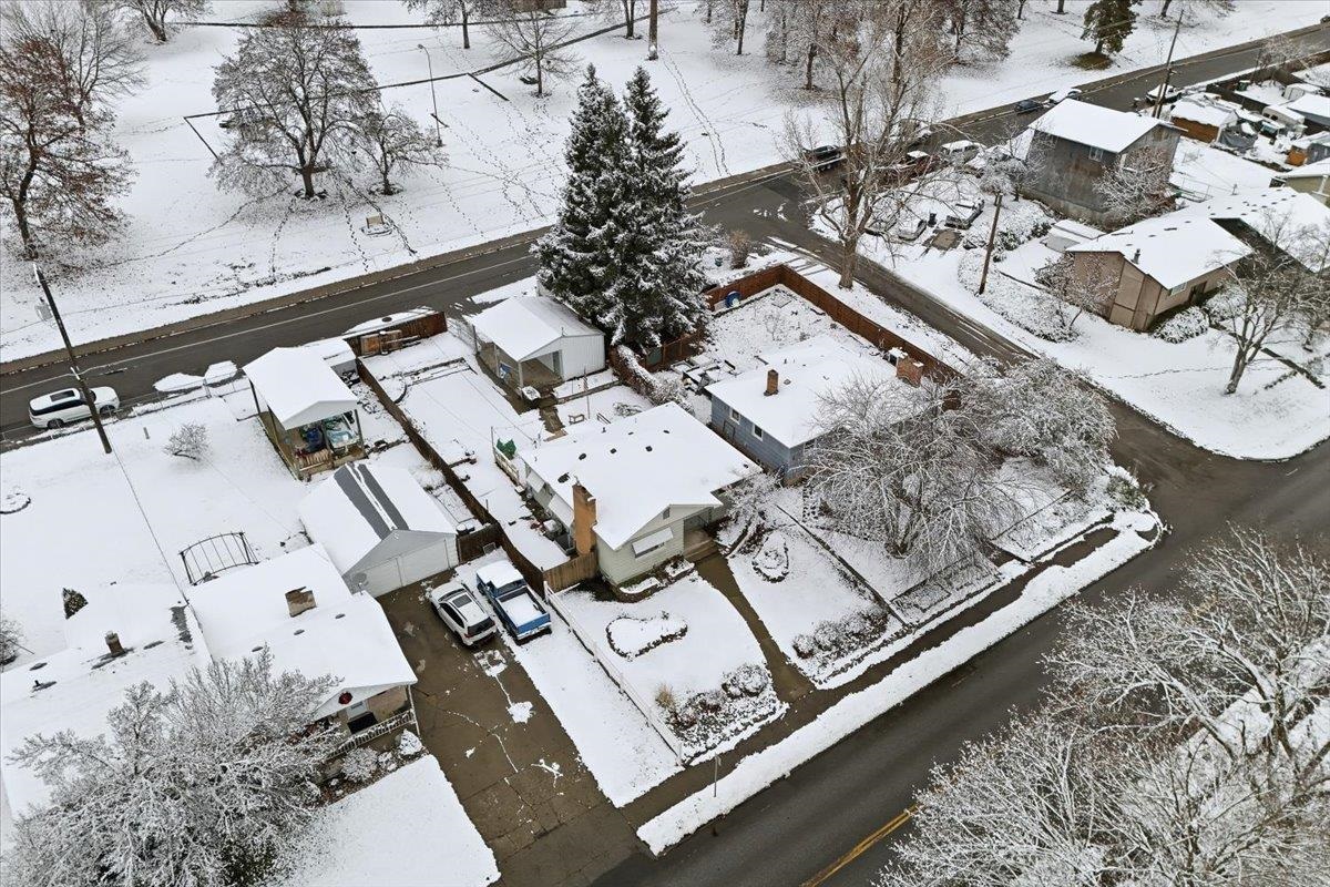 4135 E Fredrick Ave