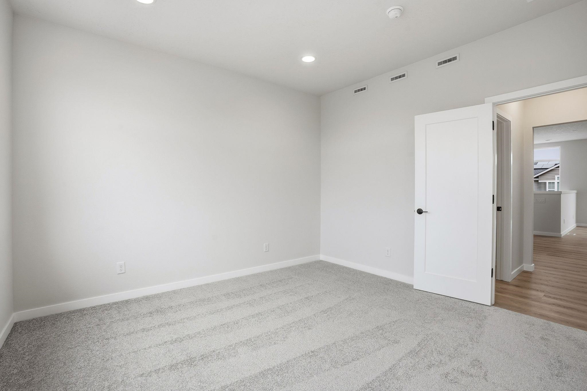 2512 W Summit Pkwy