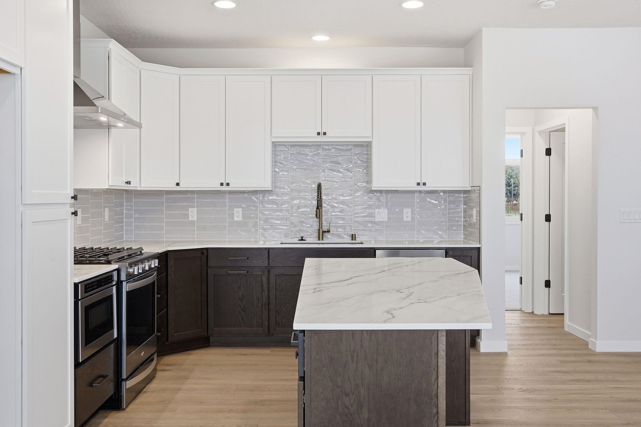 2512 W Summit Pkwy