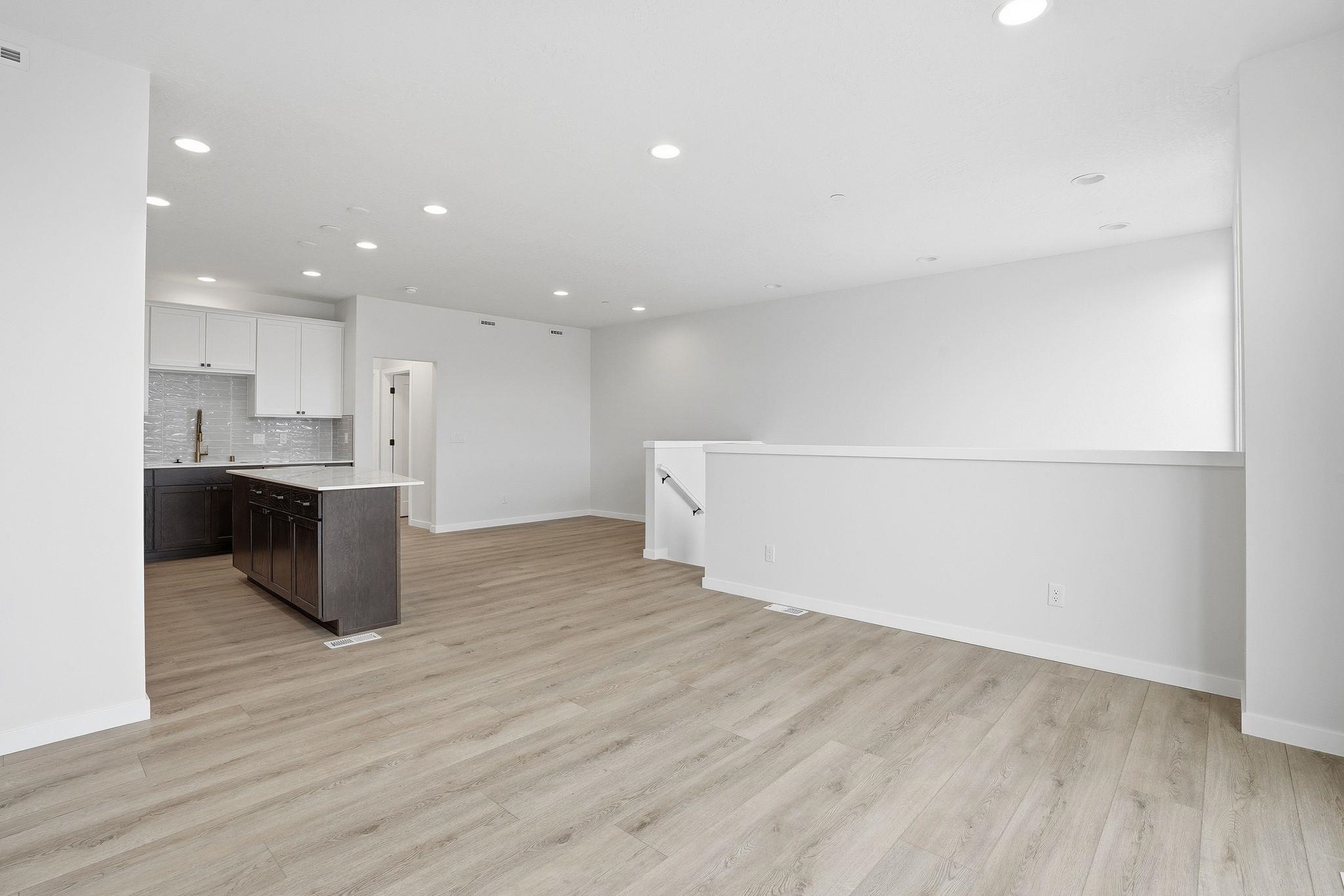 2512 W Summit Pkwy