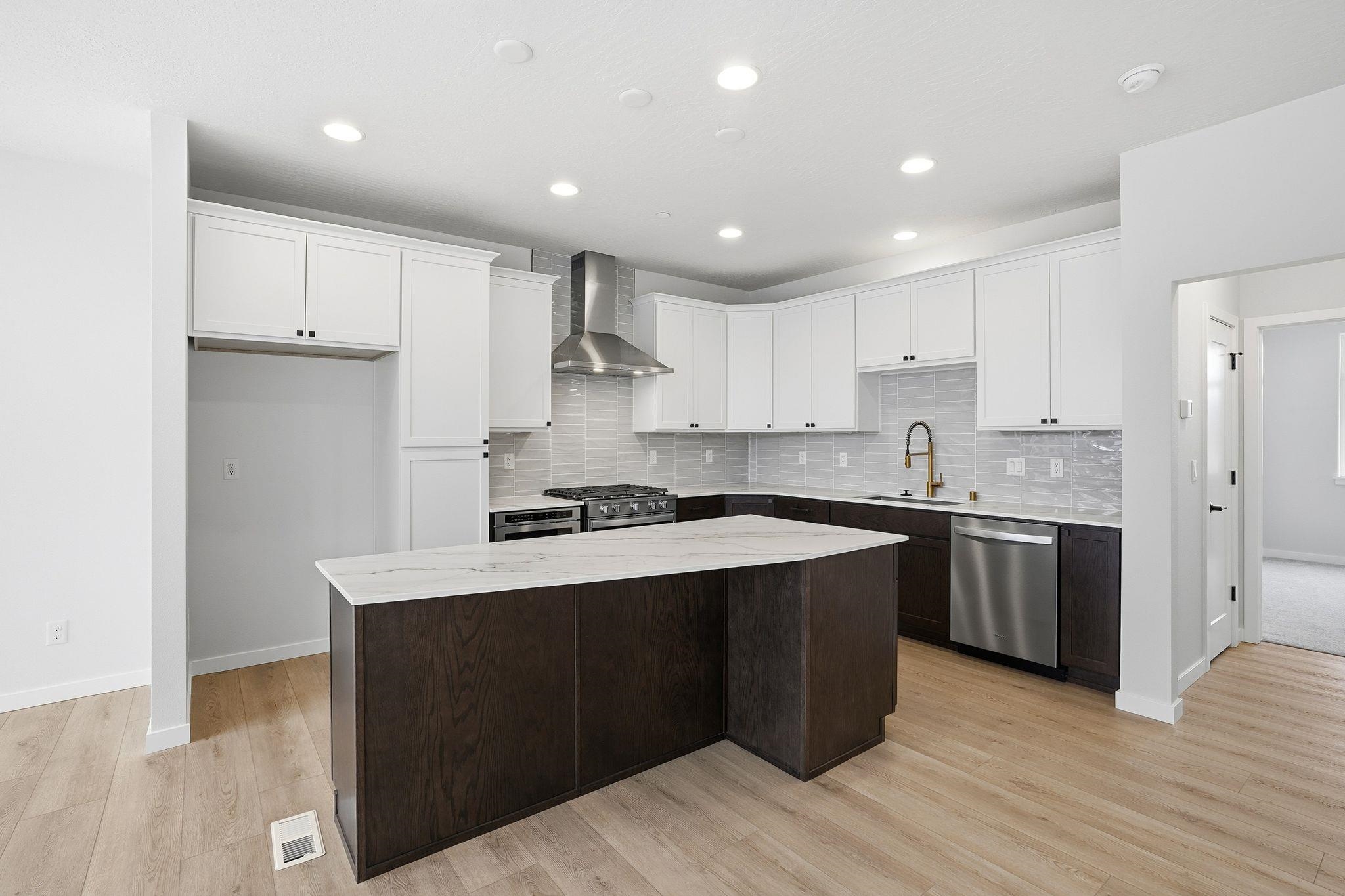 2512 W Summit Pkwy