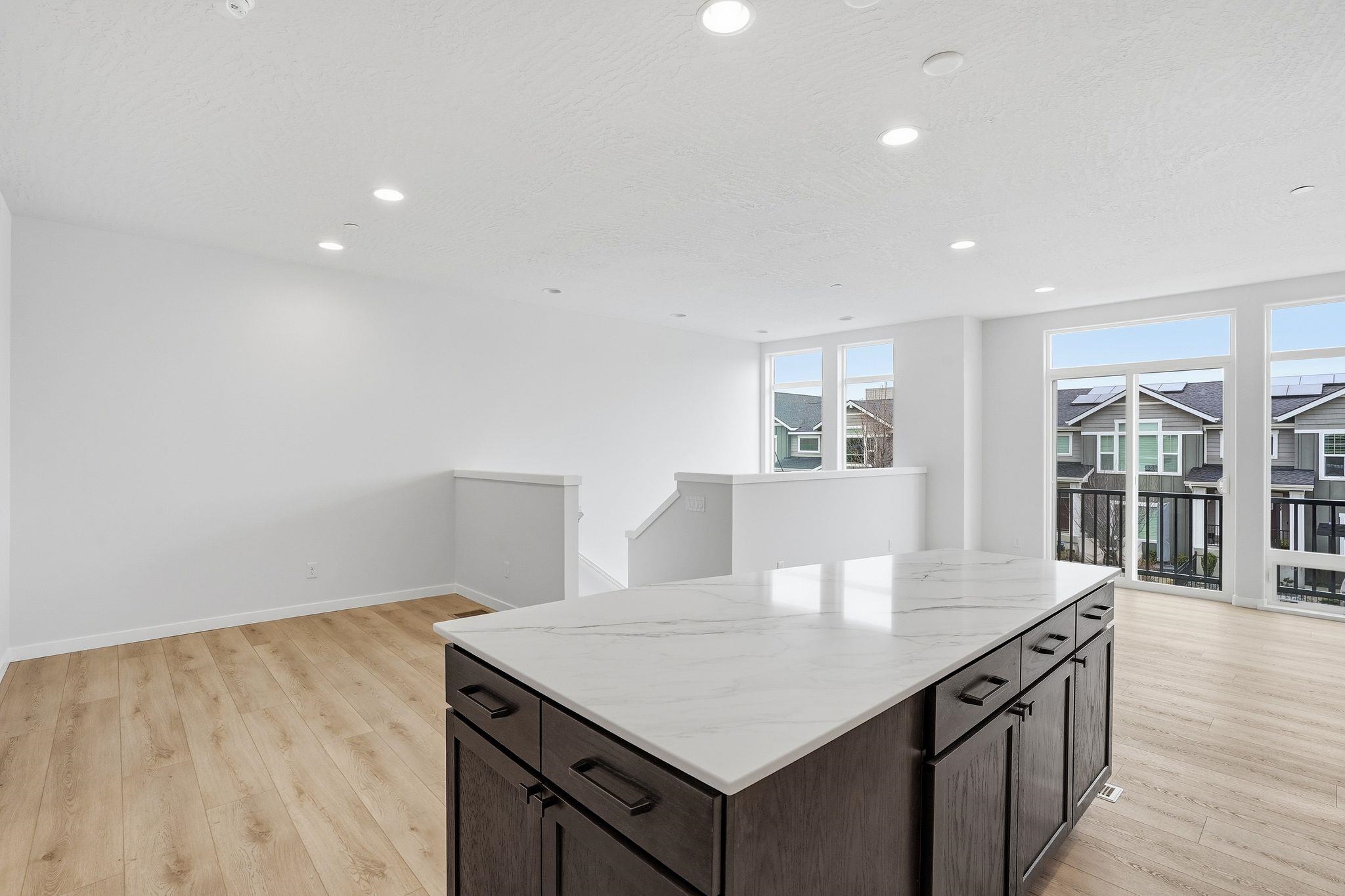 2512 W Summit Pkwy