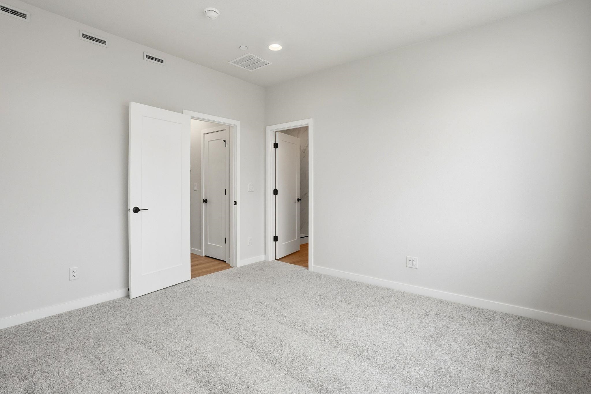 2512 W Summit Pkwy