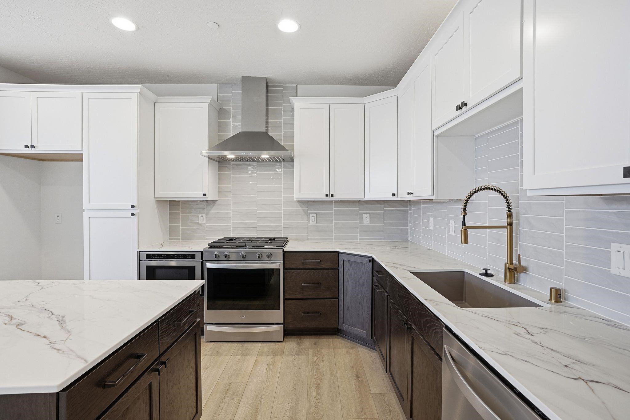 2512 W Summit Pkwy