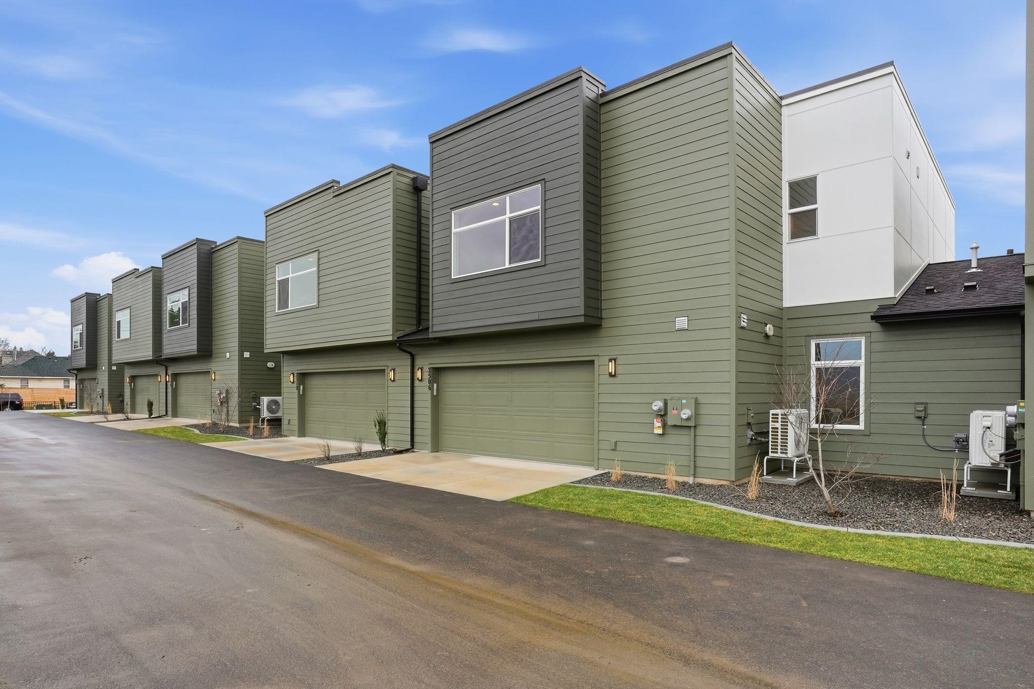 2512 W Summit Pkwy