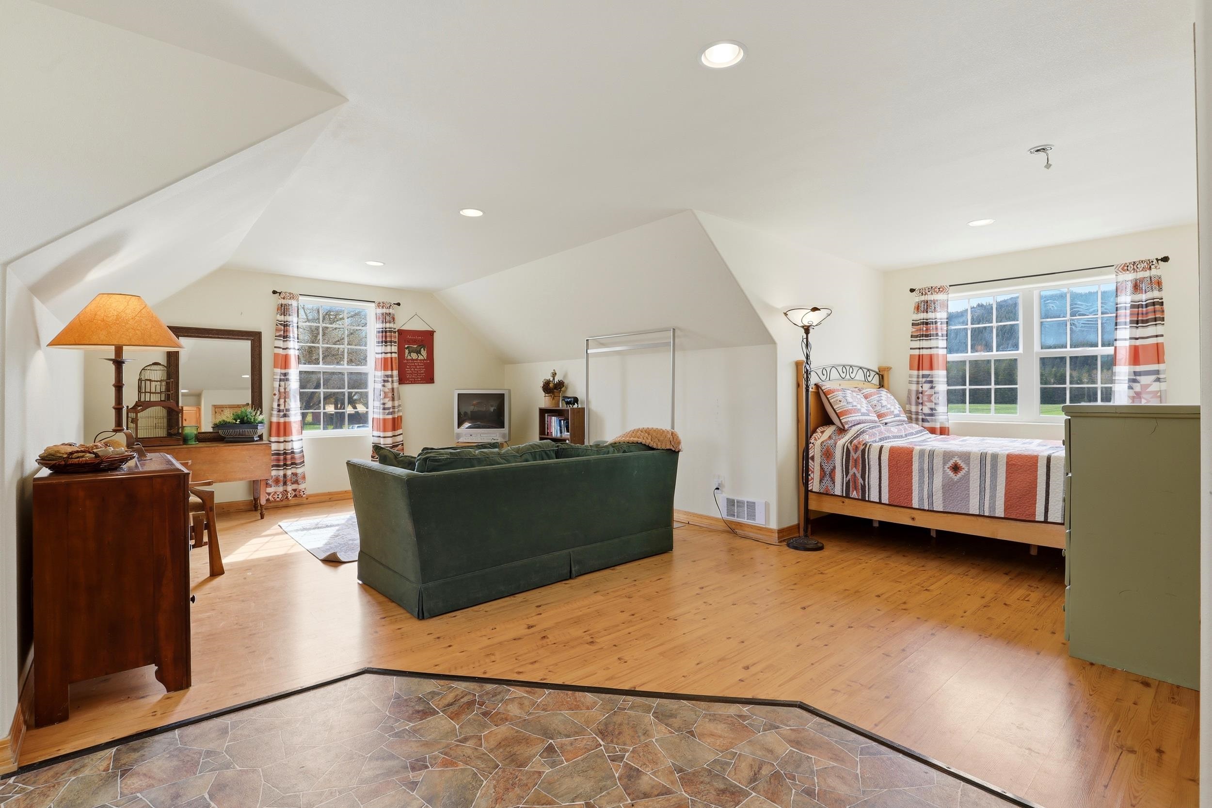291 Yergens Rd