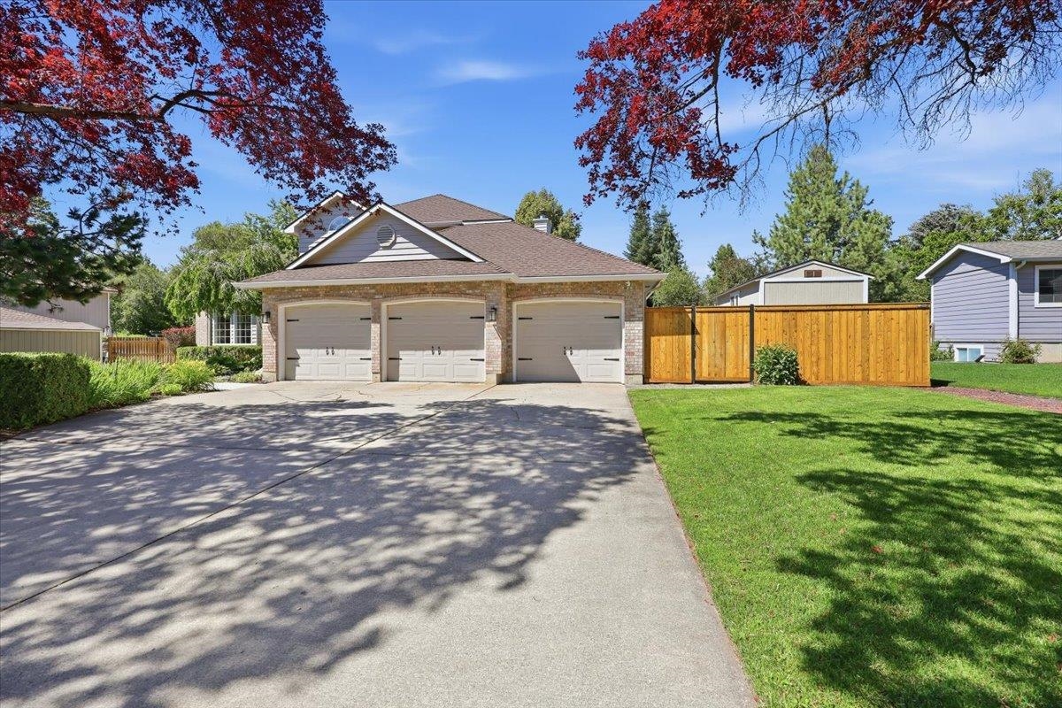 3109 E 65th Ave