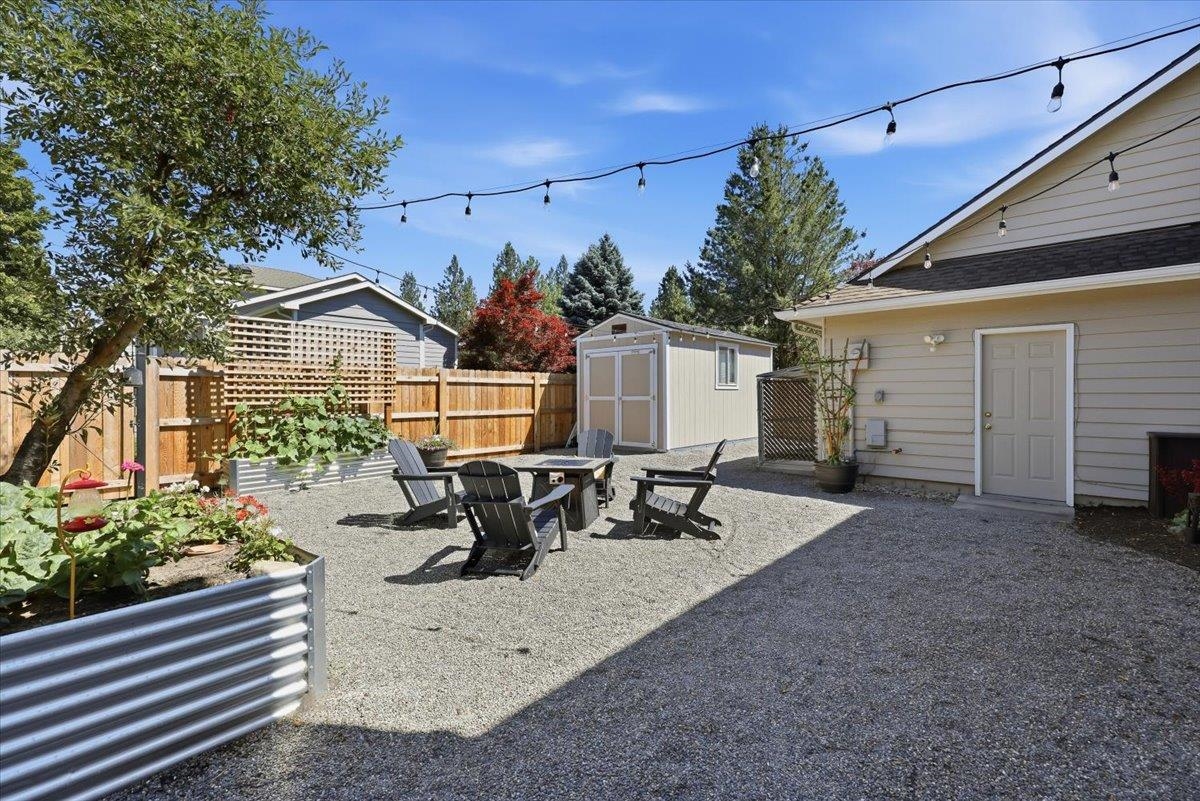 3109 E 65th Ave