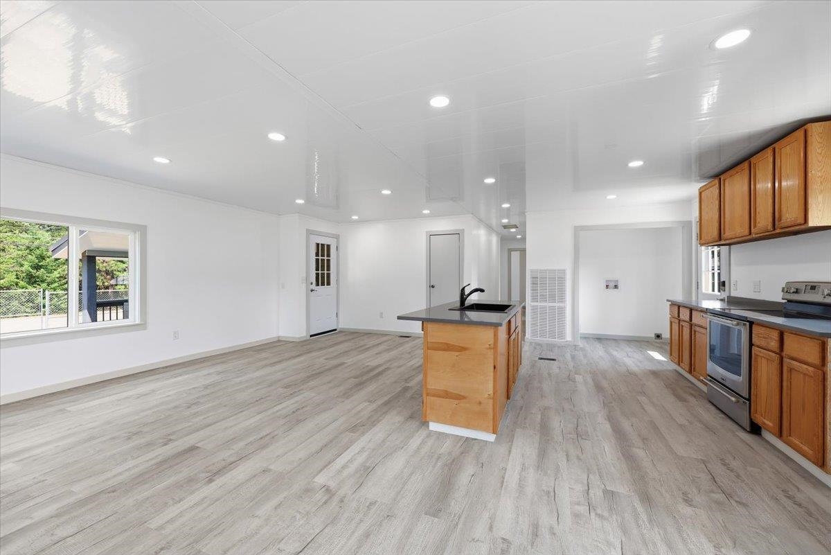 652 Southshore Diamond Lake Rd