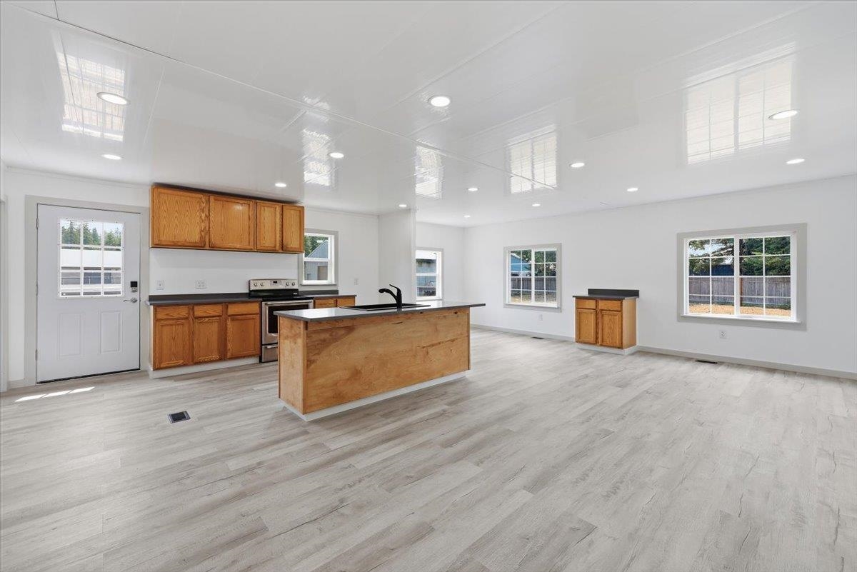 652 Southshore Diamond Lake Rd