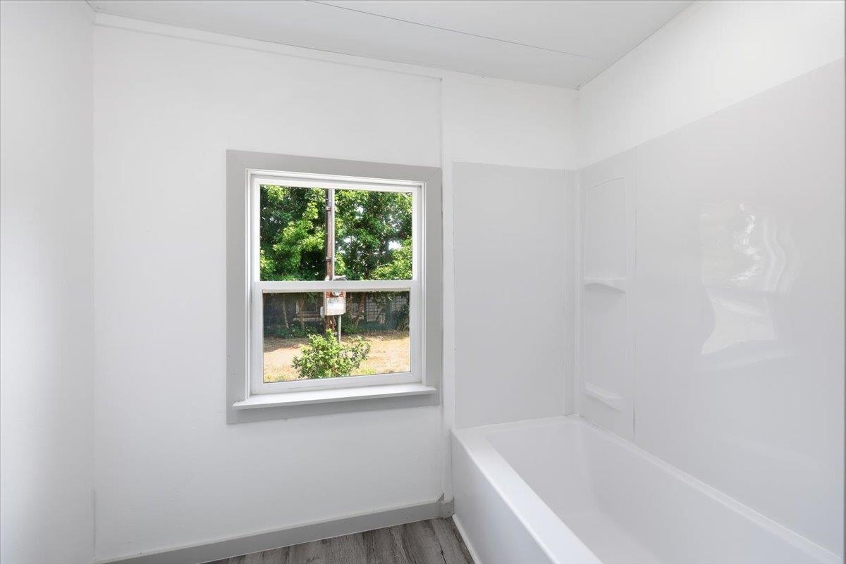 652 Southshore Diamond Lake Rd