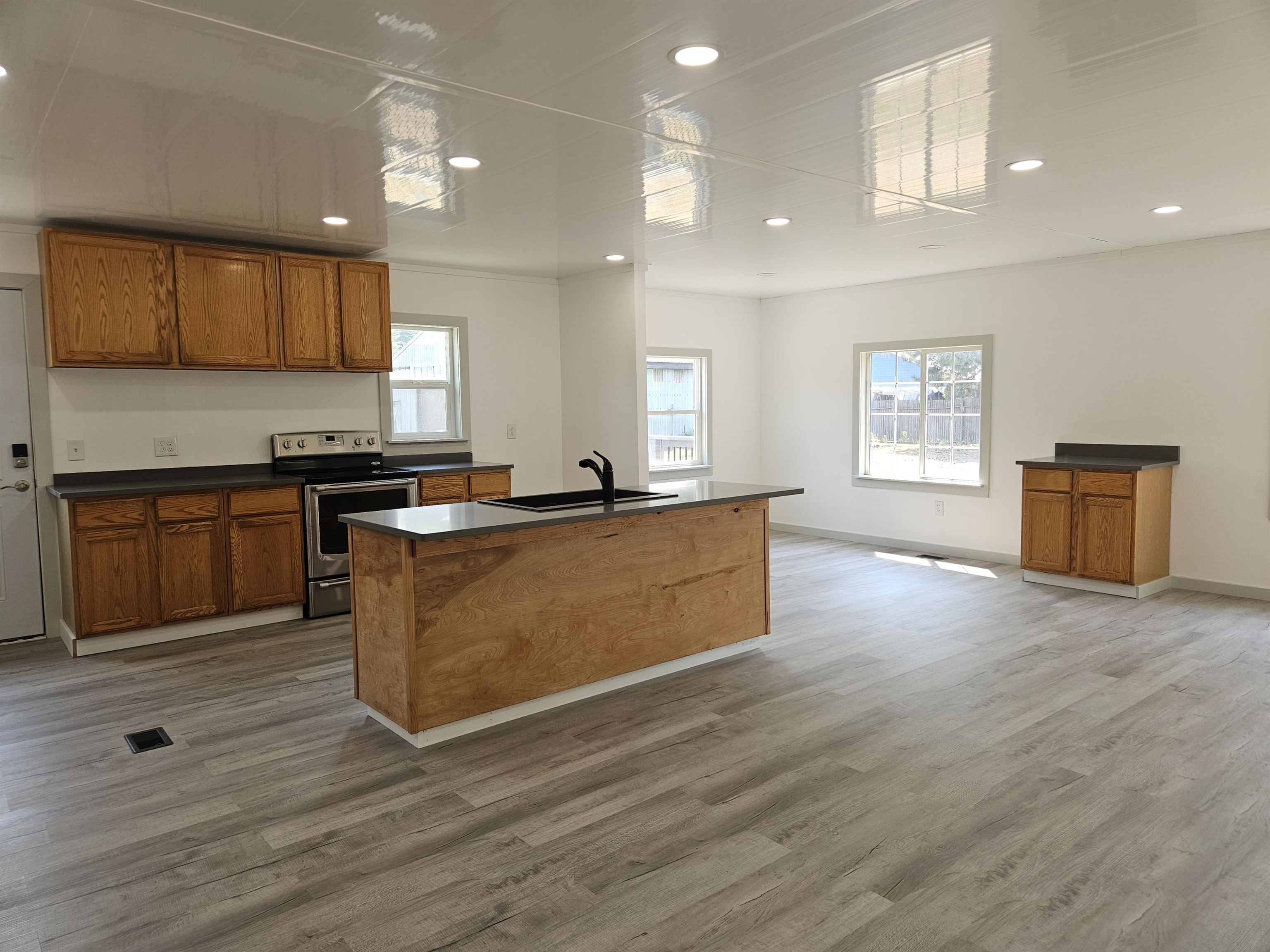 652 Southshore Diamond Lake Rd