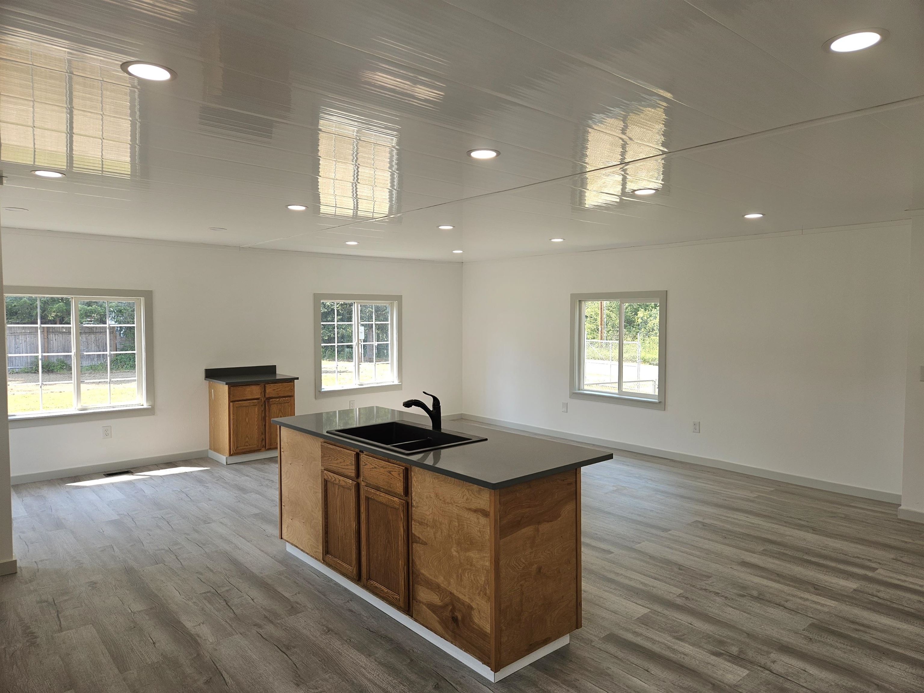 652 Southshore Diamond Lake Rd