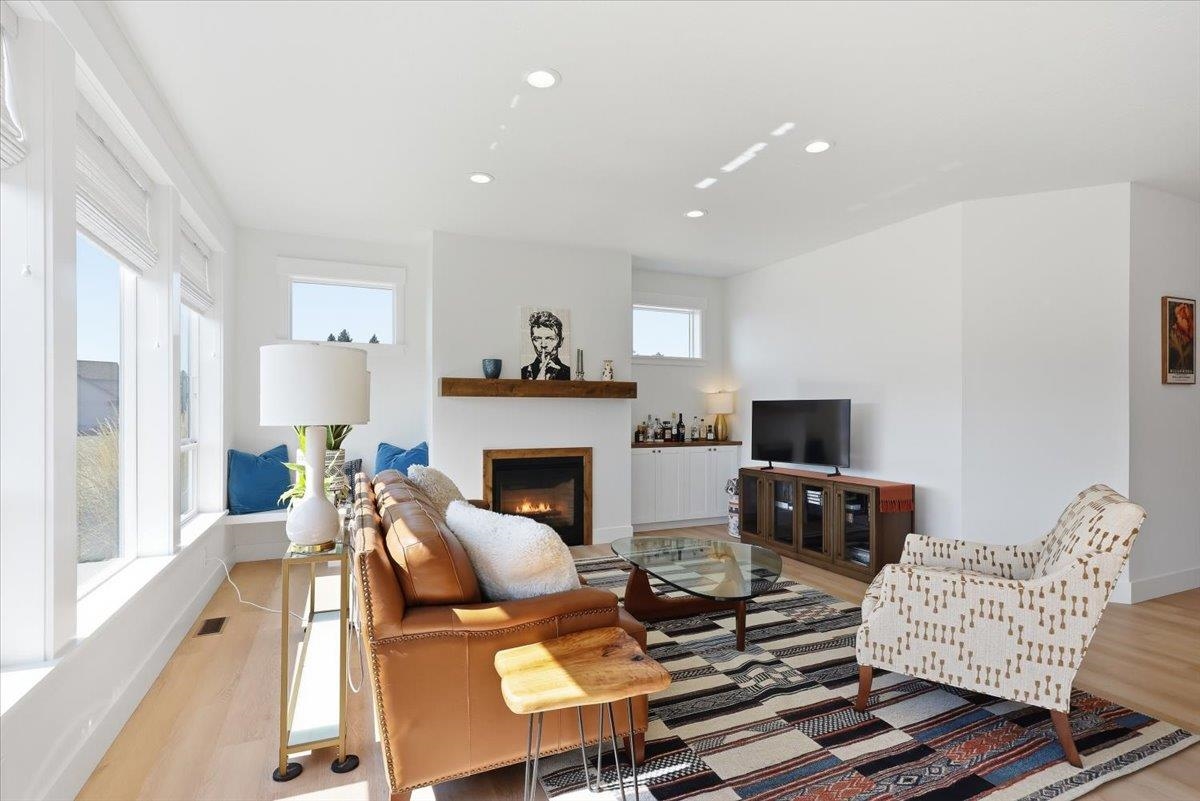 1109 N Country Club Dr
