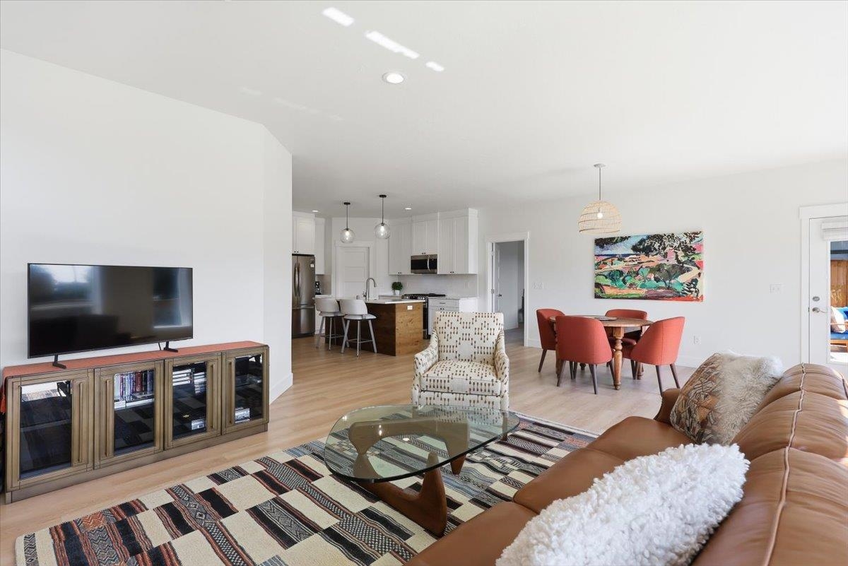 1109 N Country Club Dr