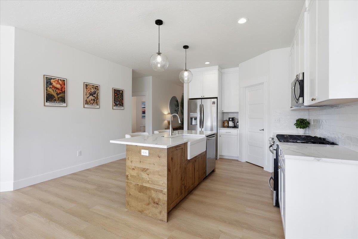 1109 N Country Club Dr