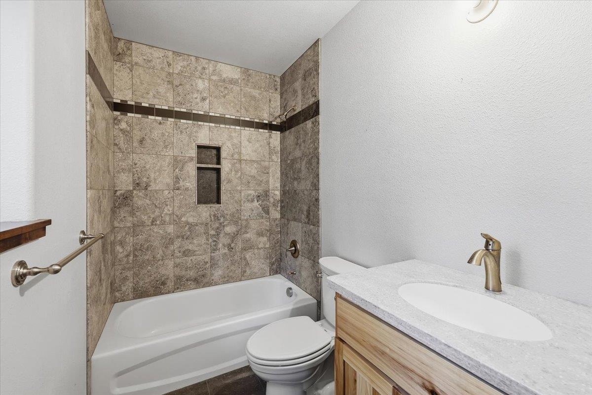 7631 Fertile Valley Rd
