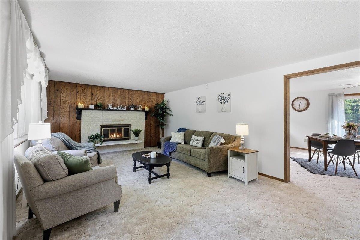 401 N Quail Ave