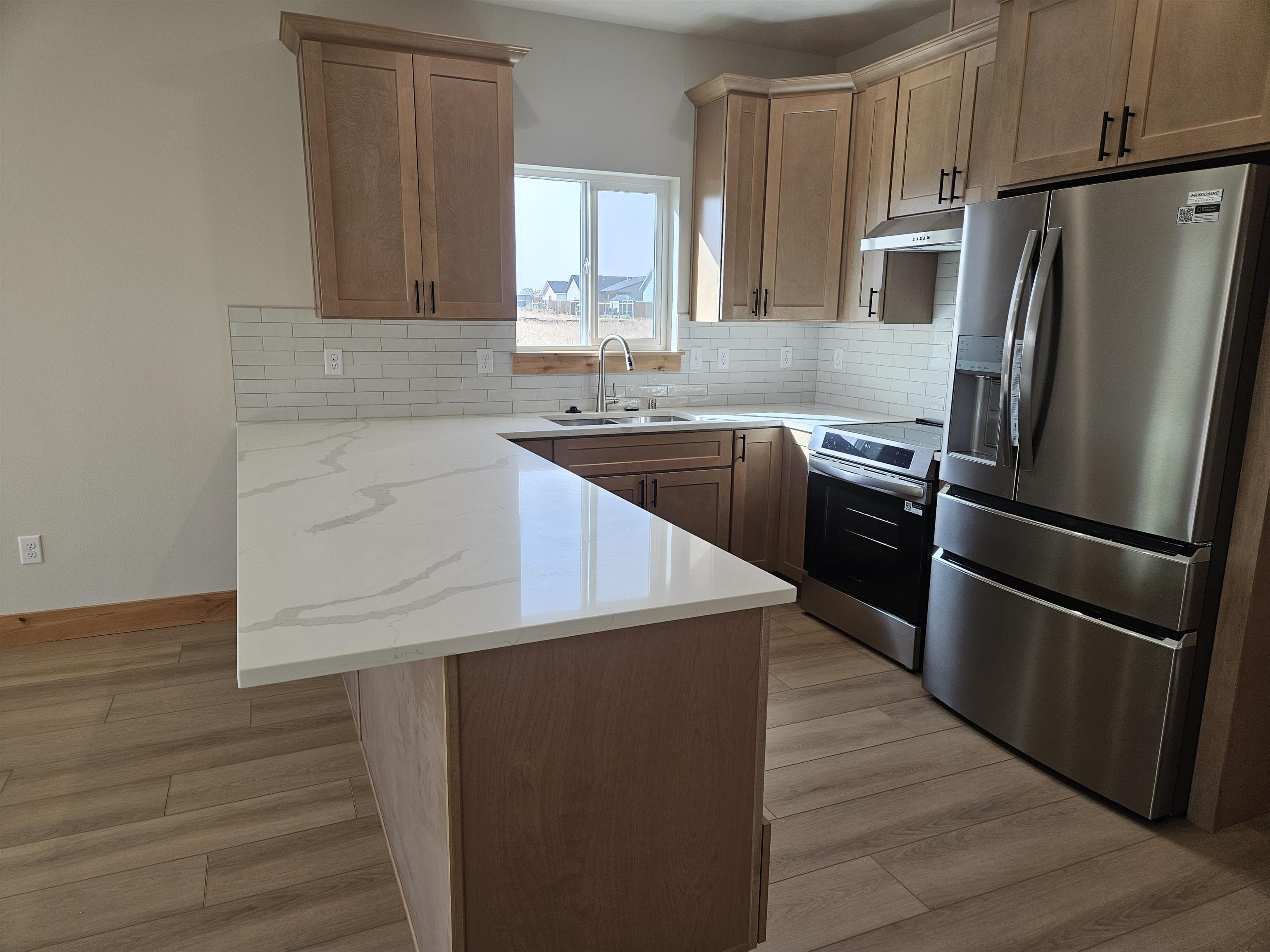520 E Devisadero St