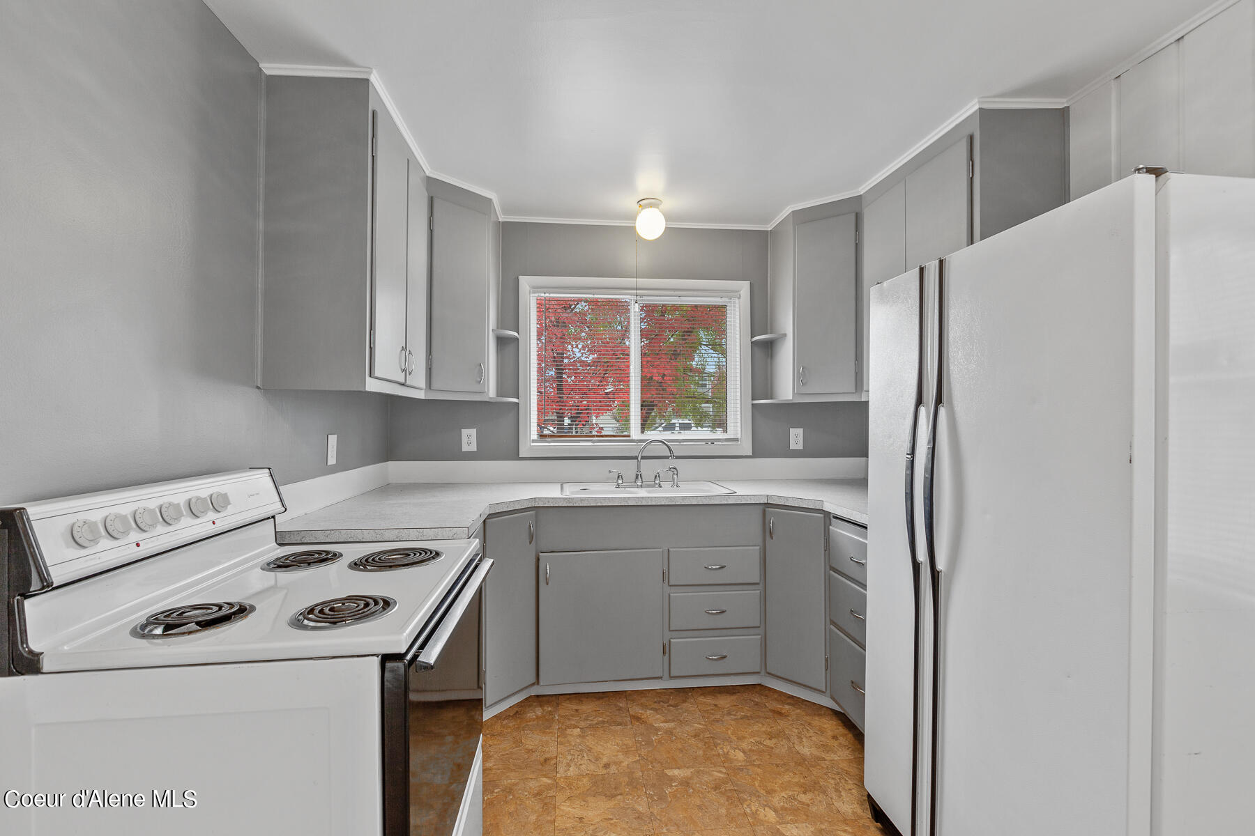 106 W 10TH AVE