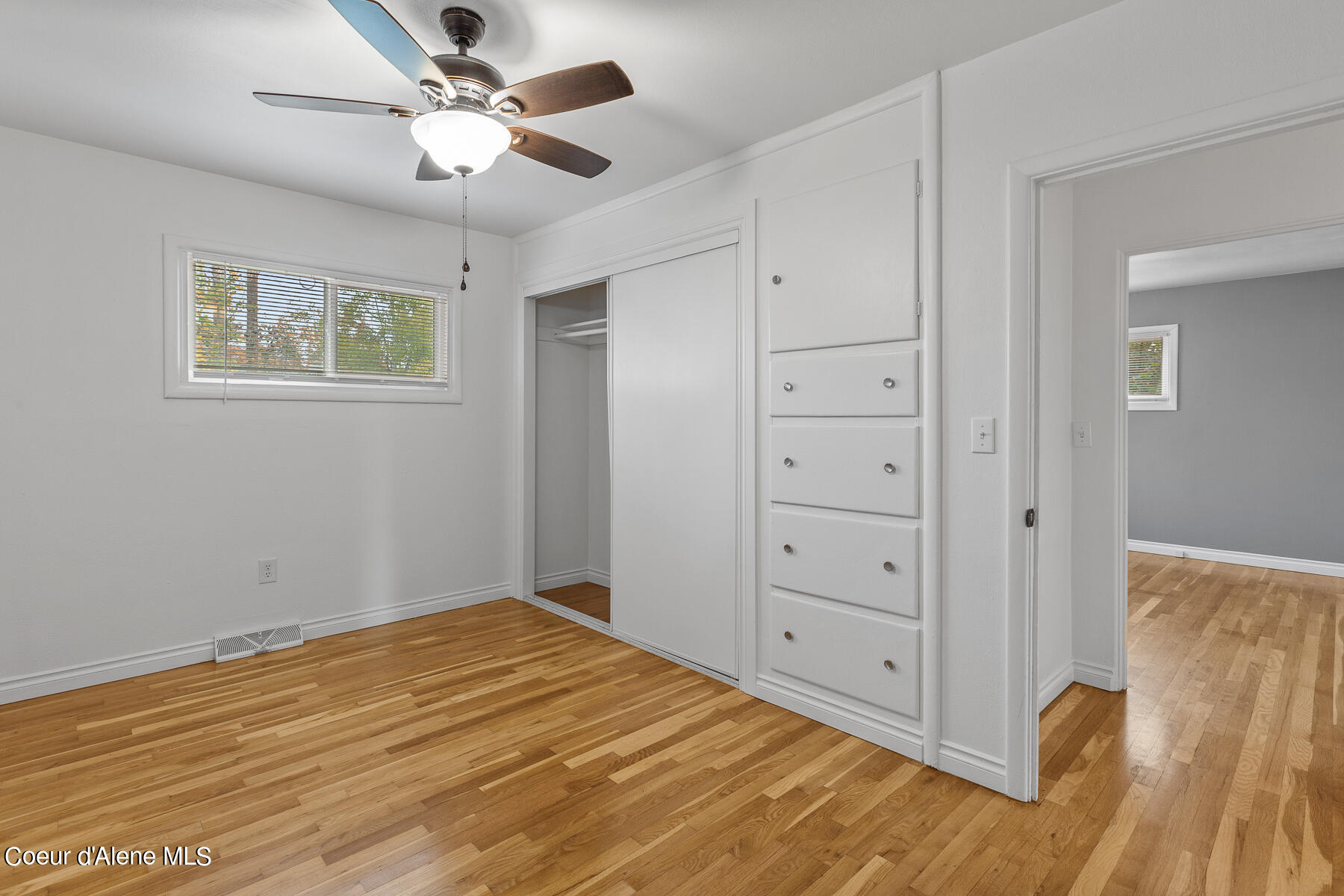 106 W 10TH AVE