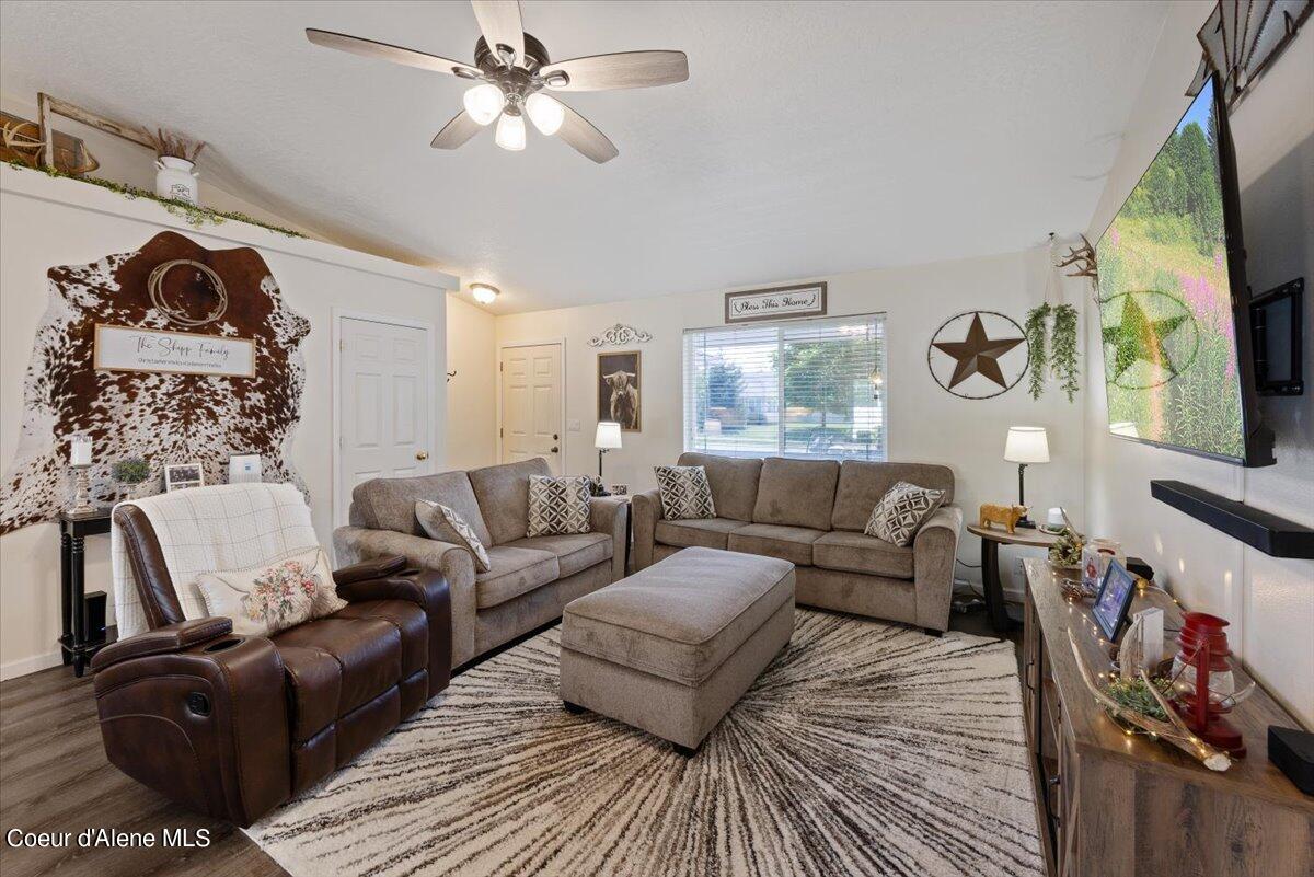 4927 W CANDLEWOOD LN