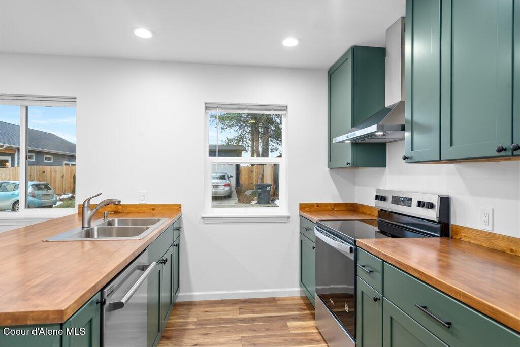90 Finley Ave
