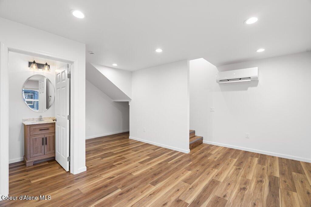 90 Finley Ave