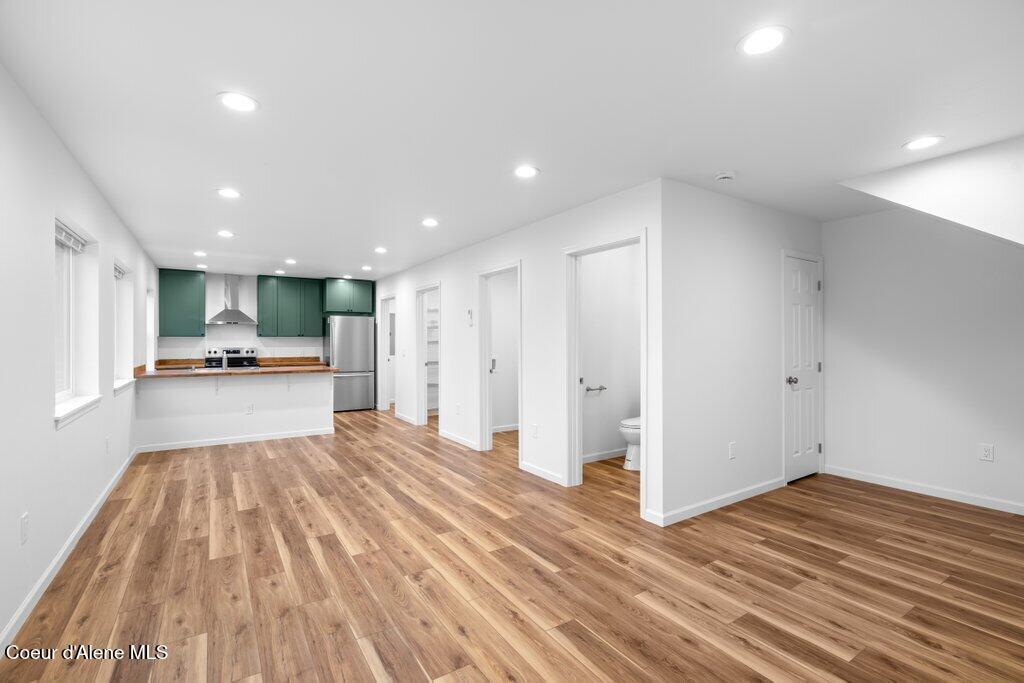 90 Finley Ave