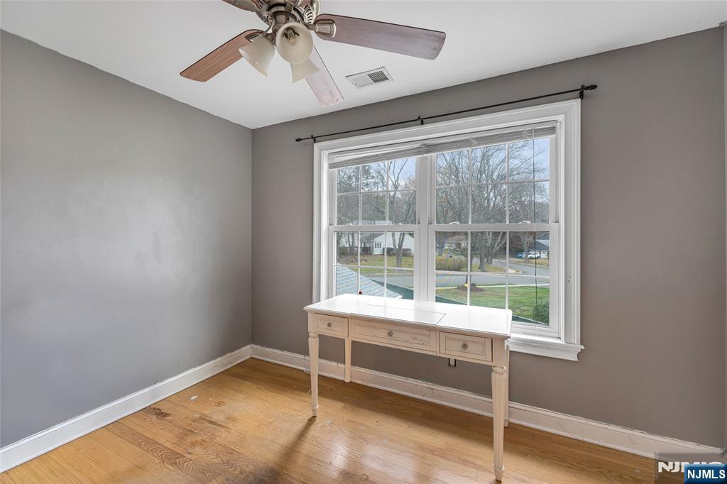 255 Knoll Road