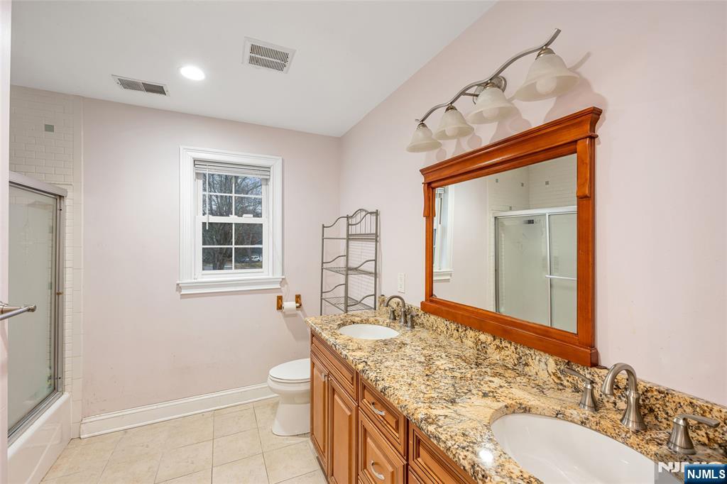 255 Knoll Road