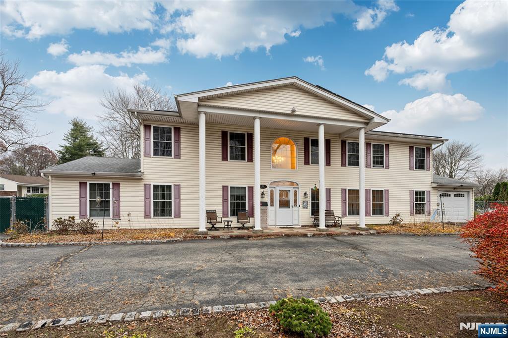 255 Knoll Road