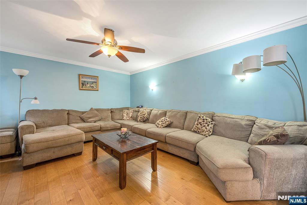 255 Knoll Road