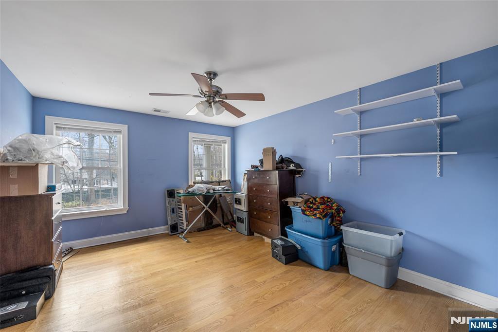 255 Knoll Road