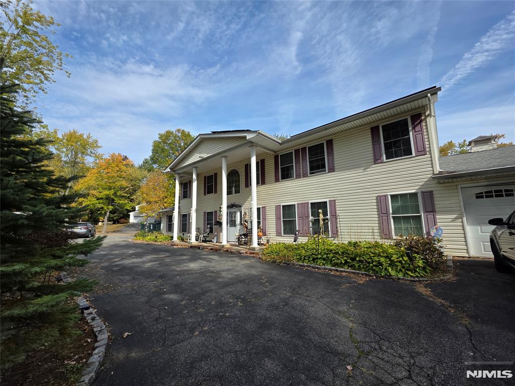 255 Knoll Road