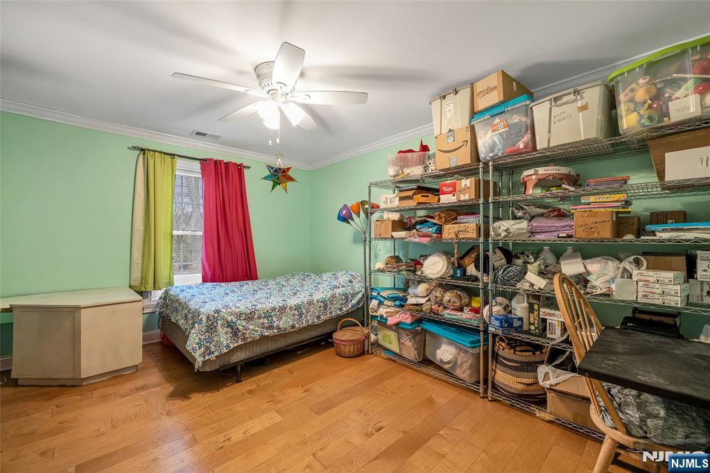 255 Knoll Road