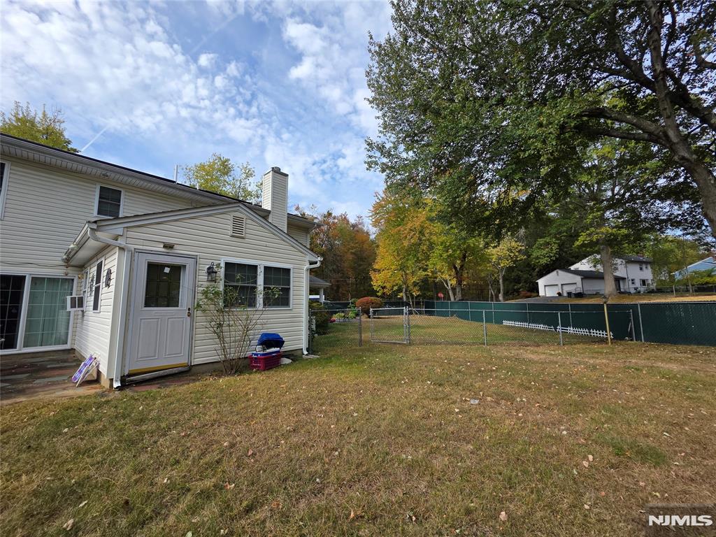 255 Knoll Road