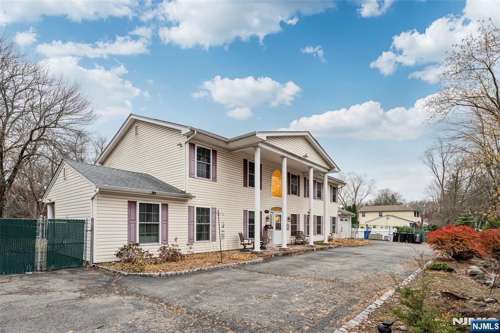 255 Knoll Road