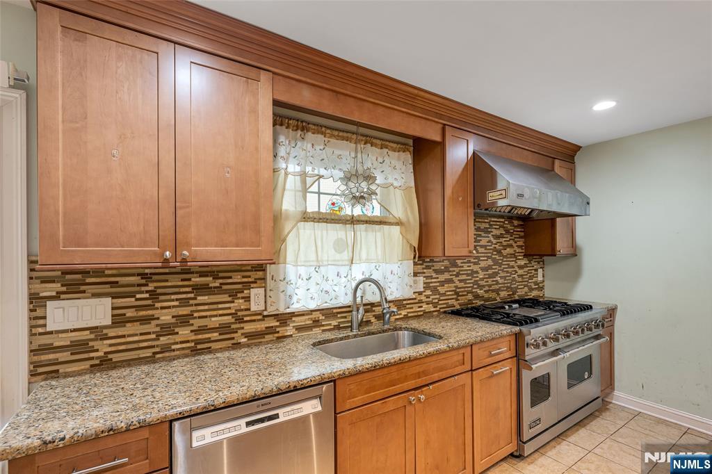255 Knoll Road