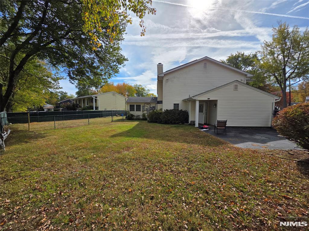 255 Knoll Road
