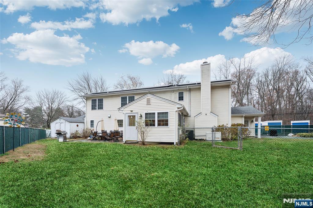 255 Knoll Road